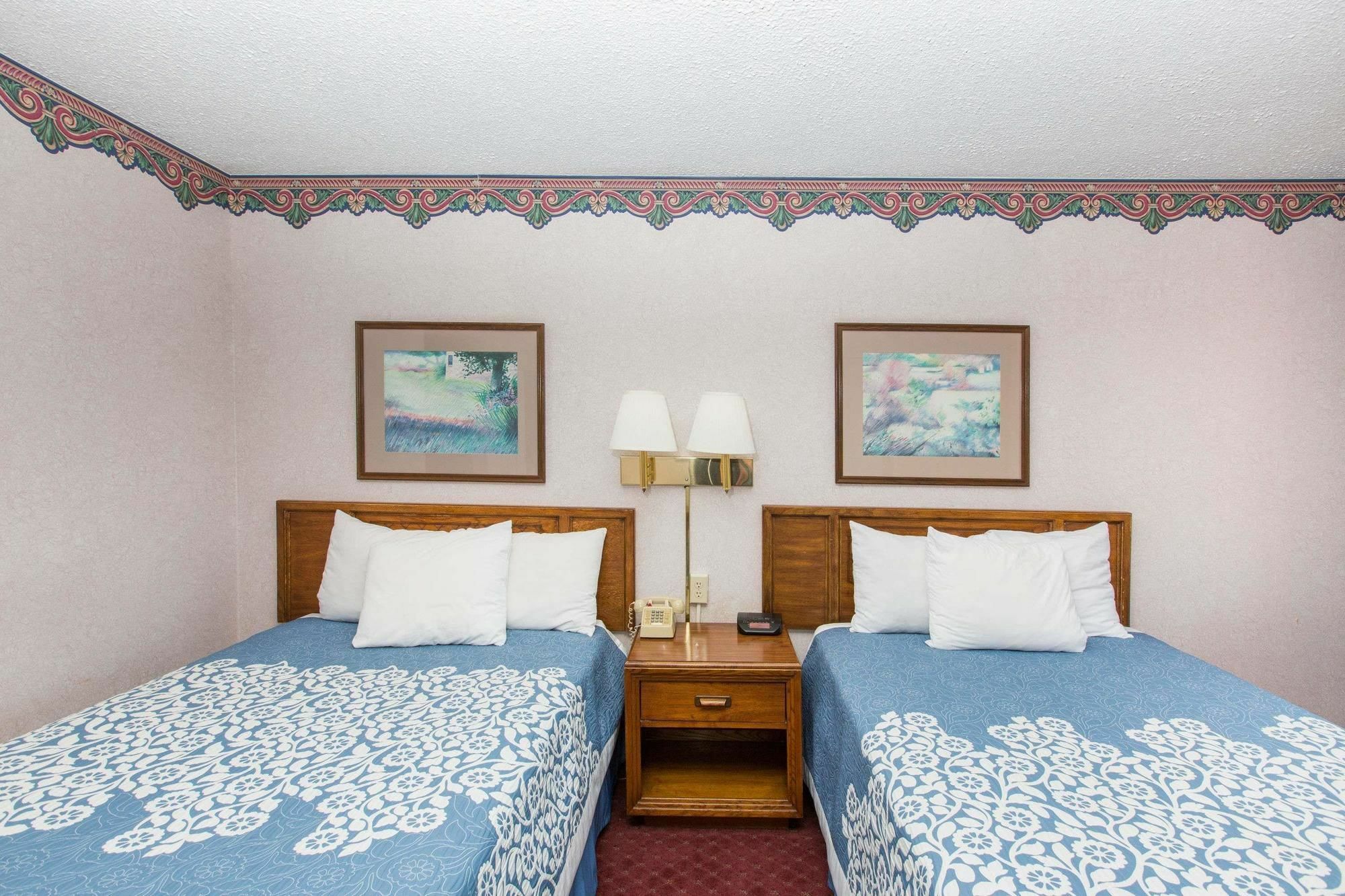 Americas Best Value Inn St. Joseph At I-29 Buitenkant foto