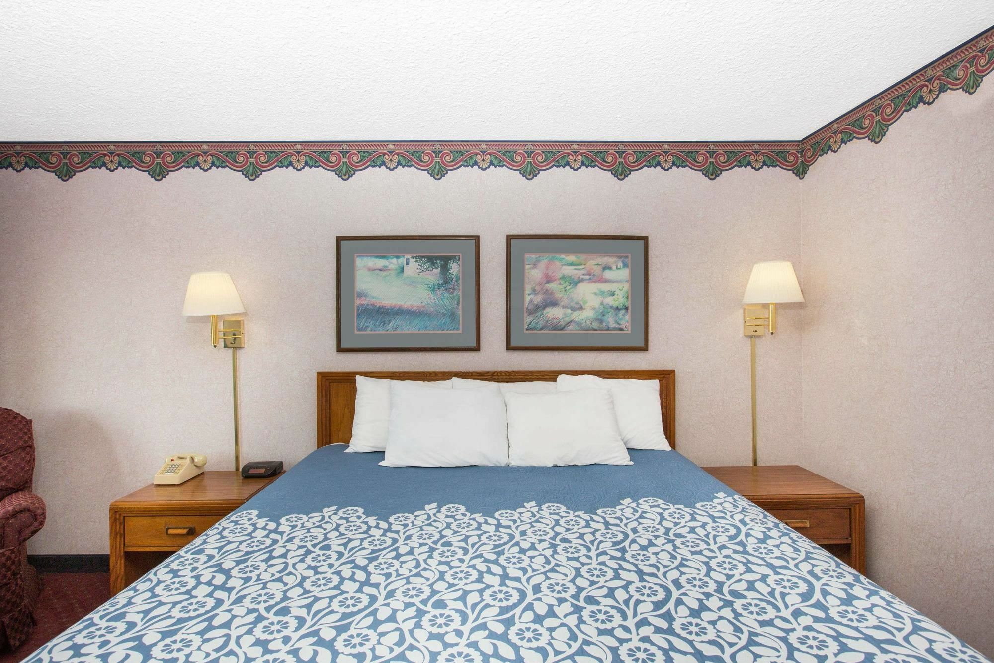 Americas Best Value Inn St. Joseph At I-29 Buitenkant foto