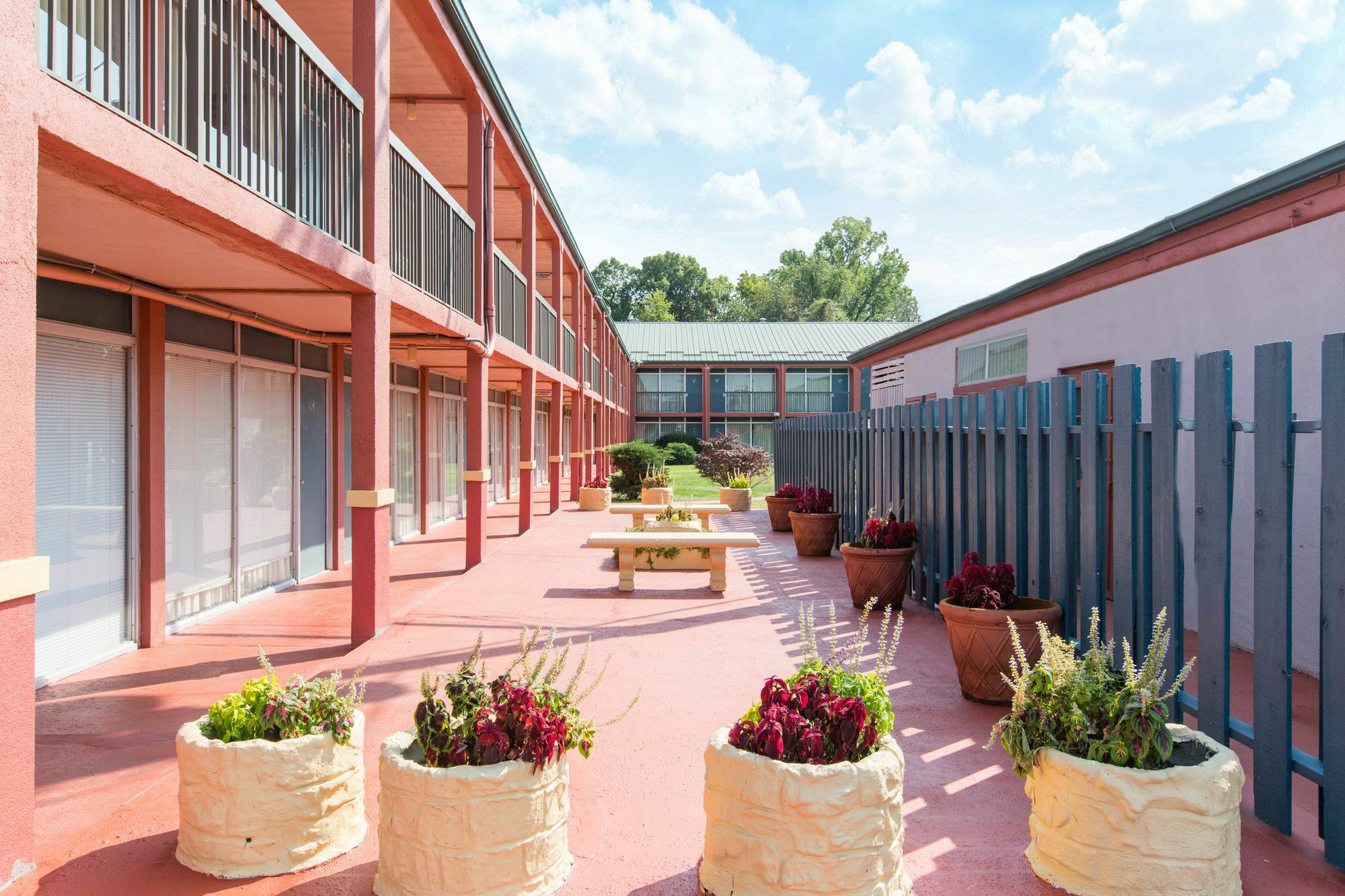 Americas Best Value Inn St. Joseph At I-29 Buitenkant foto