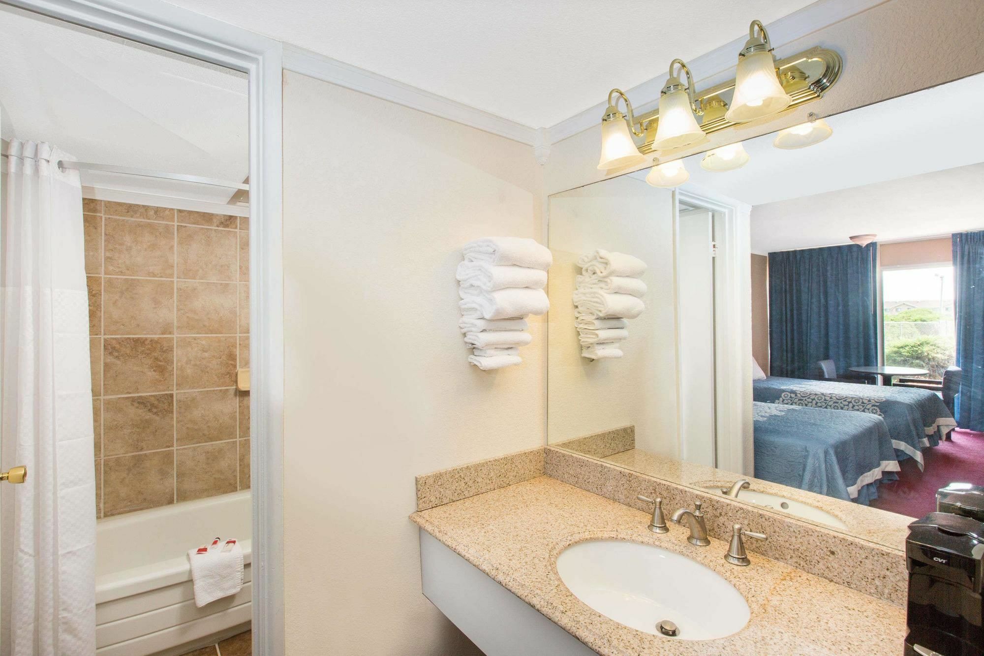 Americas Best Value Inn St. Joseph At I-29 Buitenkant foto
